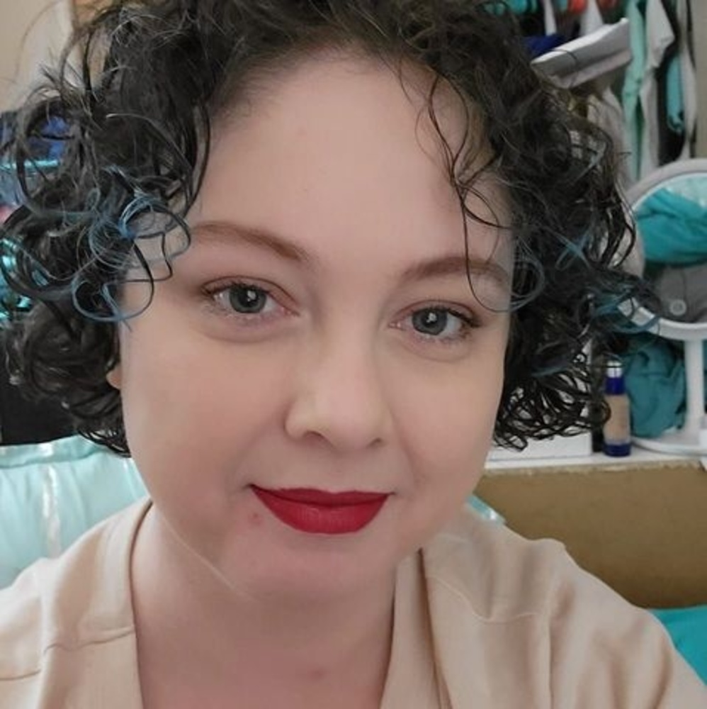 Meet your Posher, Courtney